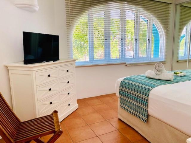 Beachview Apartments At Villa Paradiso Palm Cove Exterior photo