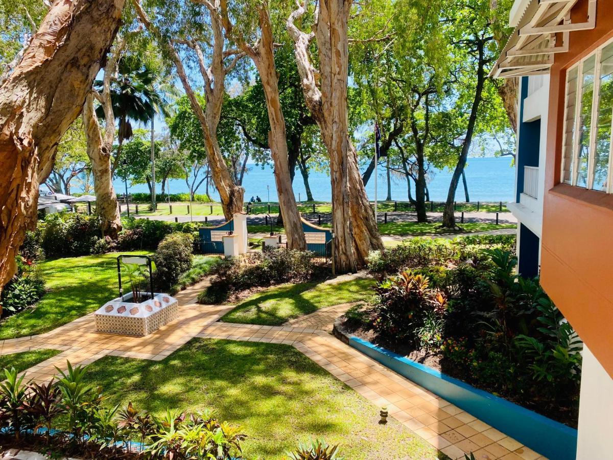 Beachview Apartments At Villa Paradiso Palm Cove Exterior photo